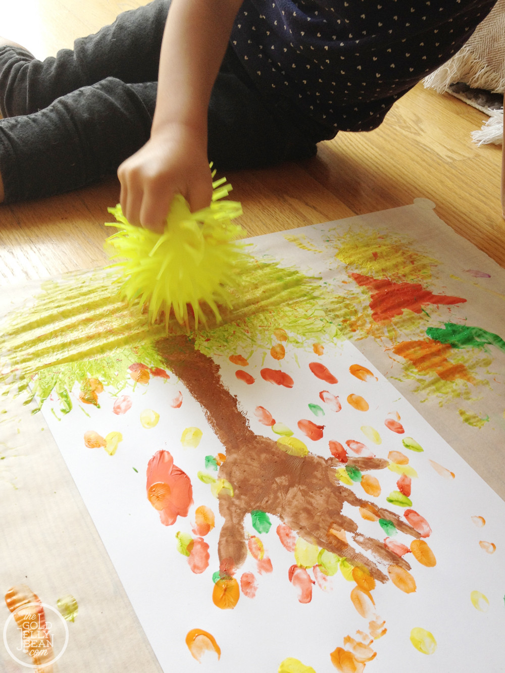 Fall Art And Crafts For Toddlers
 Fall Artwork Finger Print Trees
