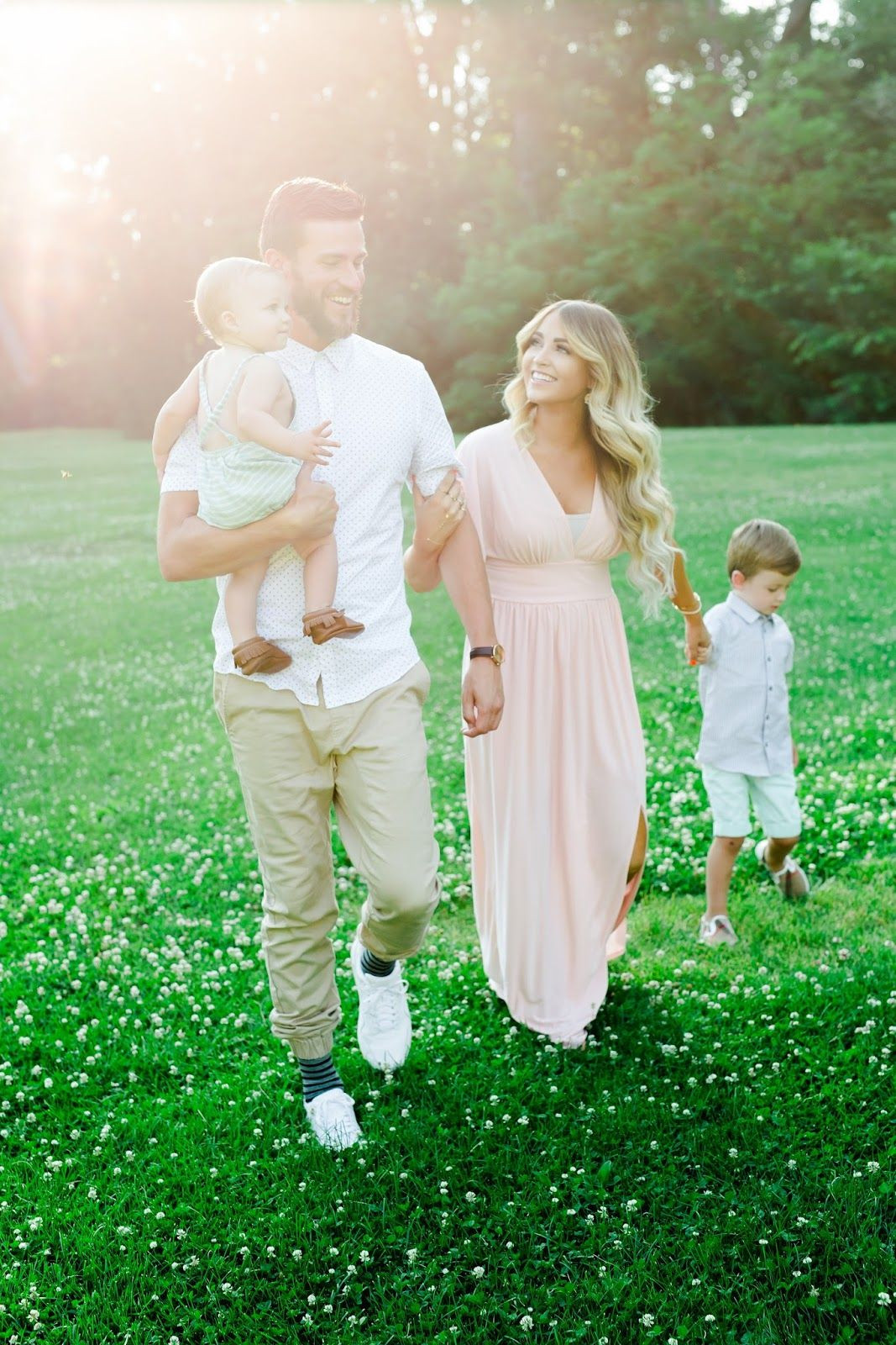 Family Picture Ideas Summer
 CARA LOREN Family pictures