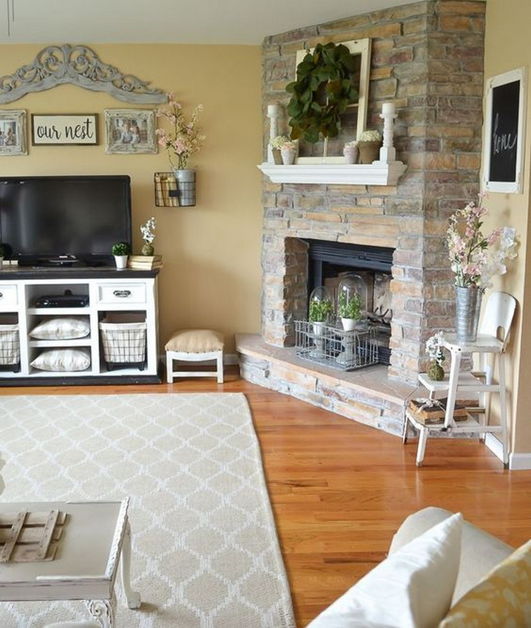 Farmhouse Living Room Set
 How to Easily Revitalize your House with These Amazing