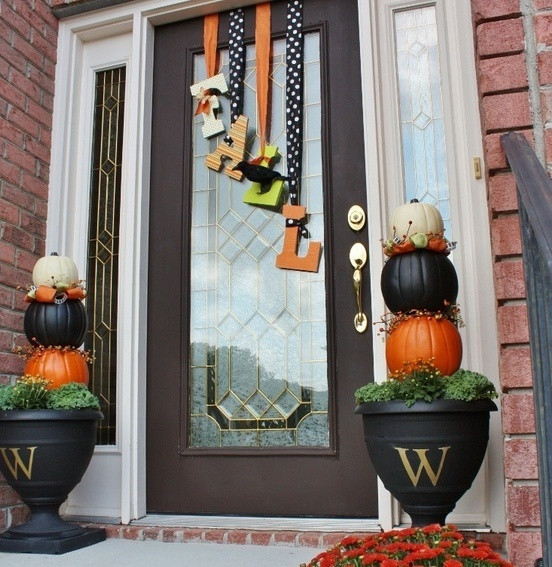 Front Door Fall Decorating Ideas
 67 Cute And Inviting Fall Front Door Décor Ideas DigsDigs