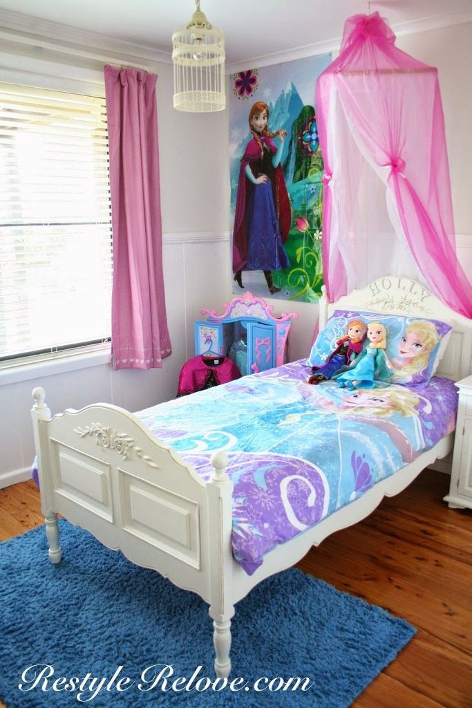 Frozen Decor For Bedroom
 Easter in the Entryway and Entry Table Makeover