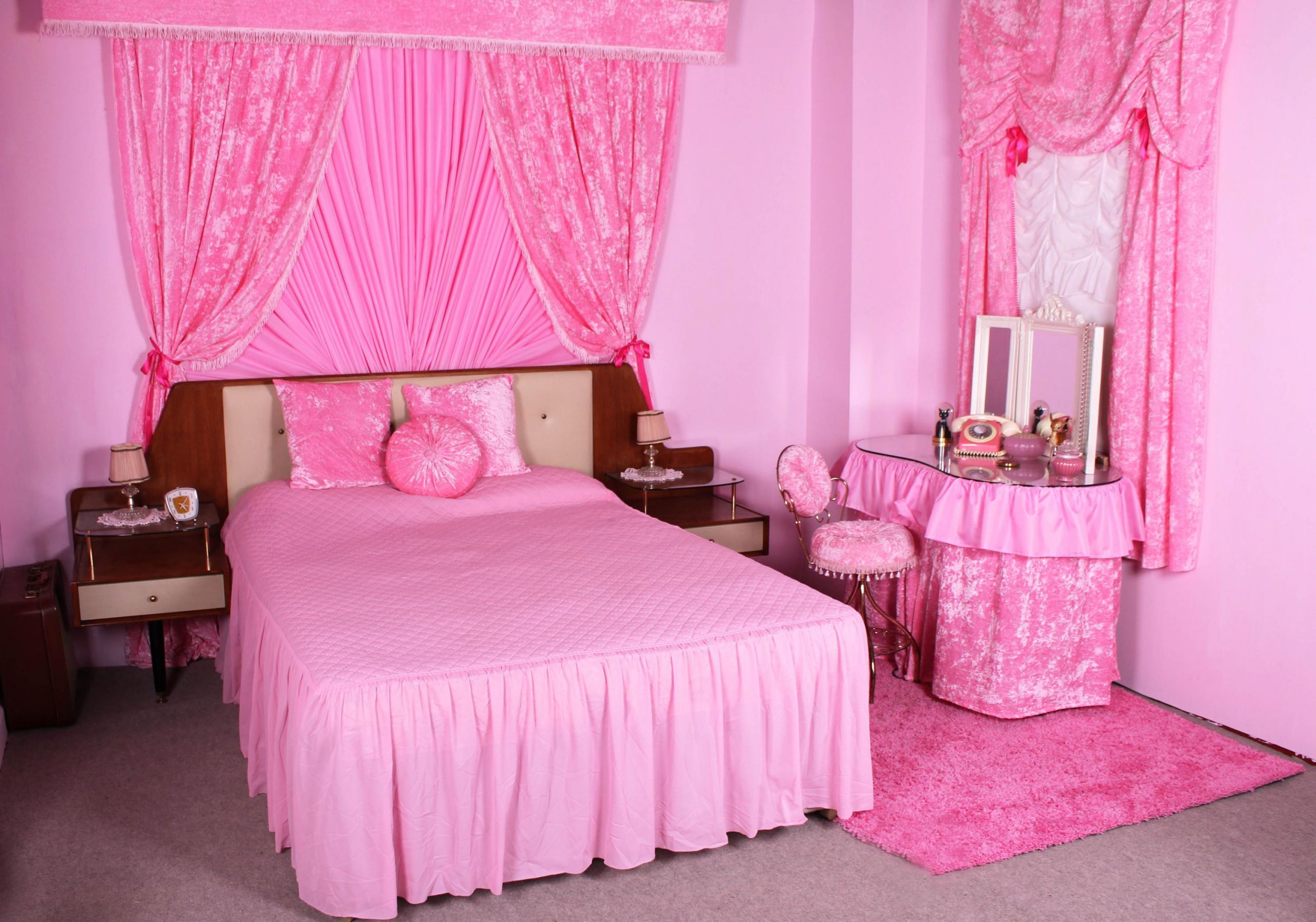 Girl In The Bedroom
 40 Best Dream Bedroom Design Ideas In All Colors And Sizes