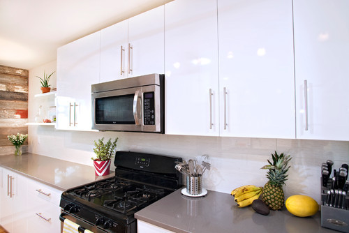 Glossy White Kitchen Cabinets
 Are these high gloss thermofoil cabinets
