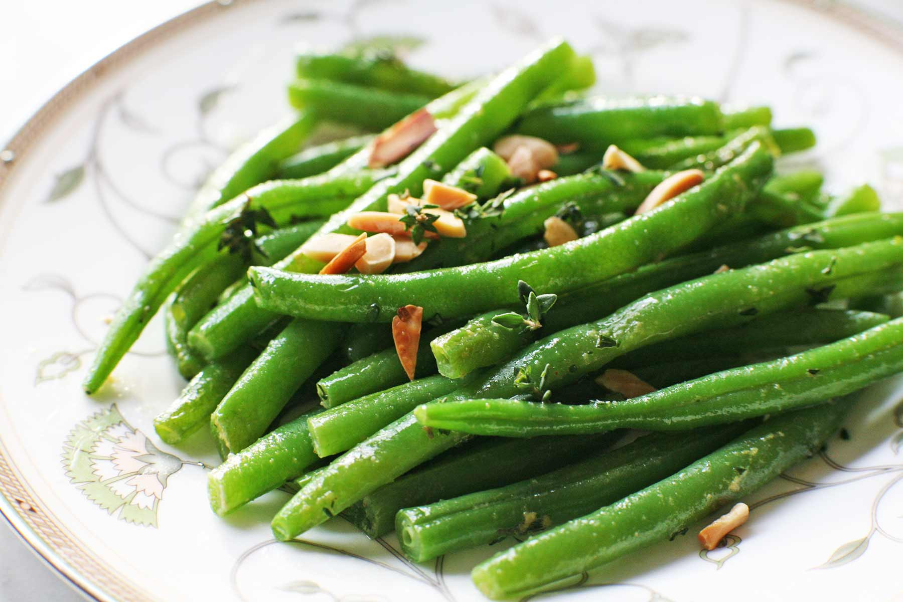 Green Bean Thanksgiving Recipe
 Green Beans with Almonds and Thyme Recipe