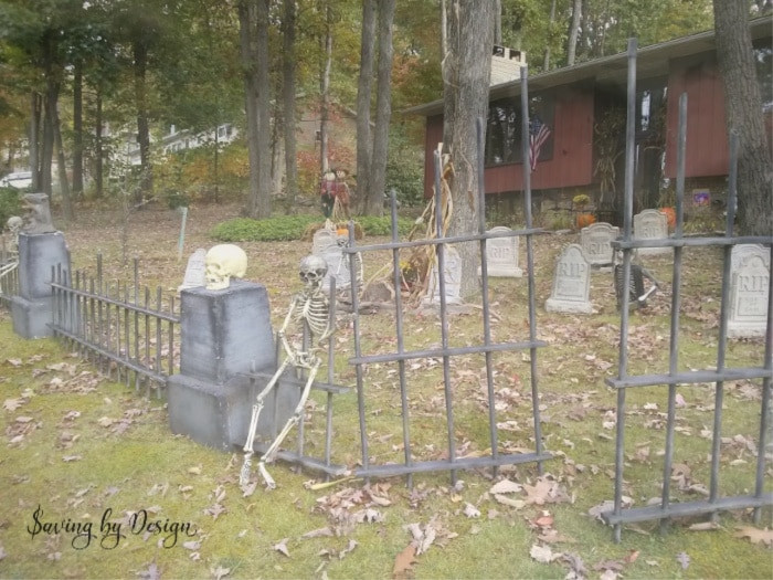 Halloween Fence Diy
 DIY Outdoor Halloween Decorations