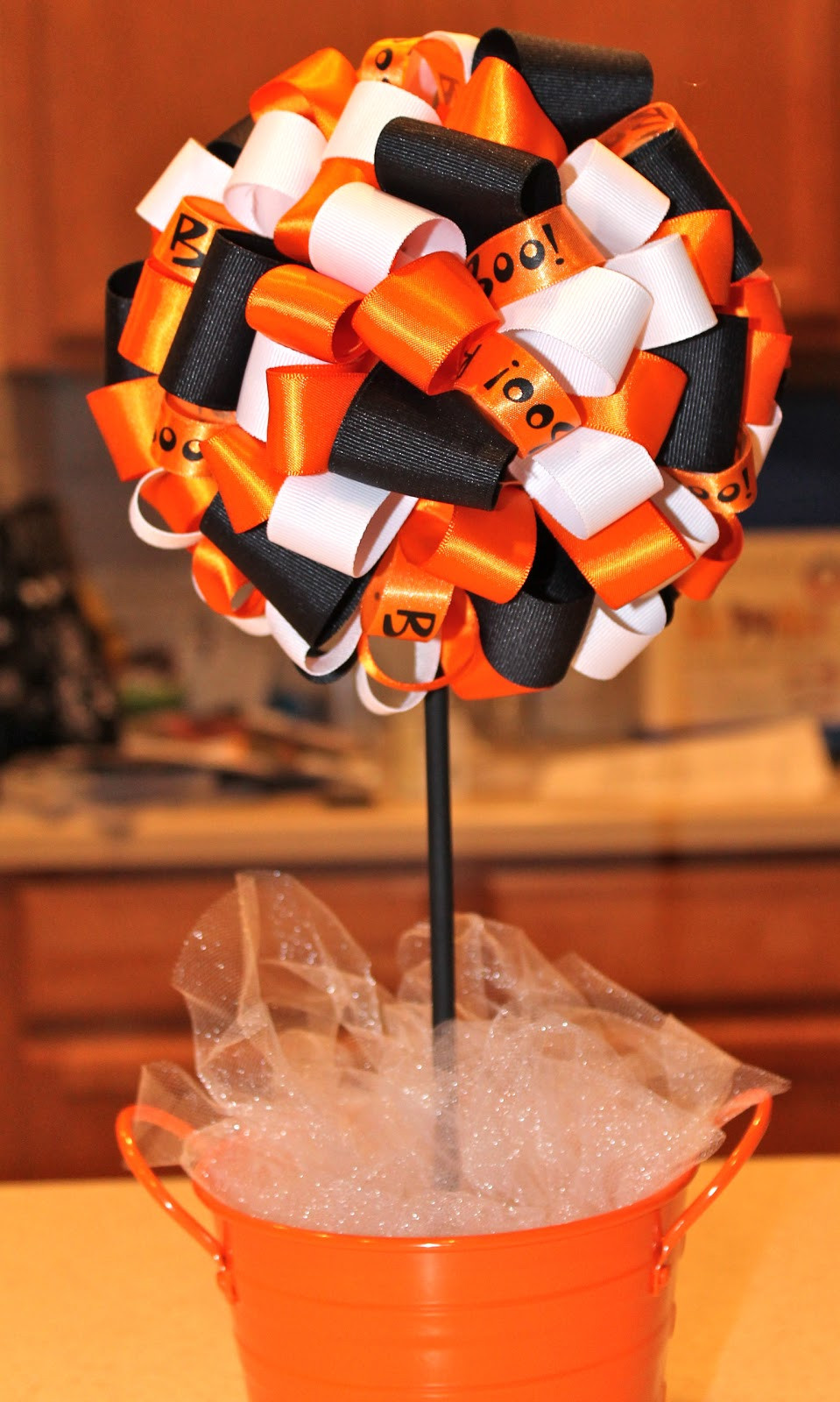 Halloween Party Centerpieces
 Desperate Craftwives Halloween Ribbon Topiary