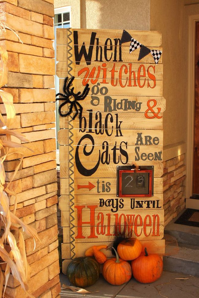 Halloween Sign Ideas
 Front Porch Halloween Decorating Ideas