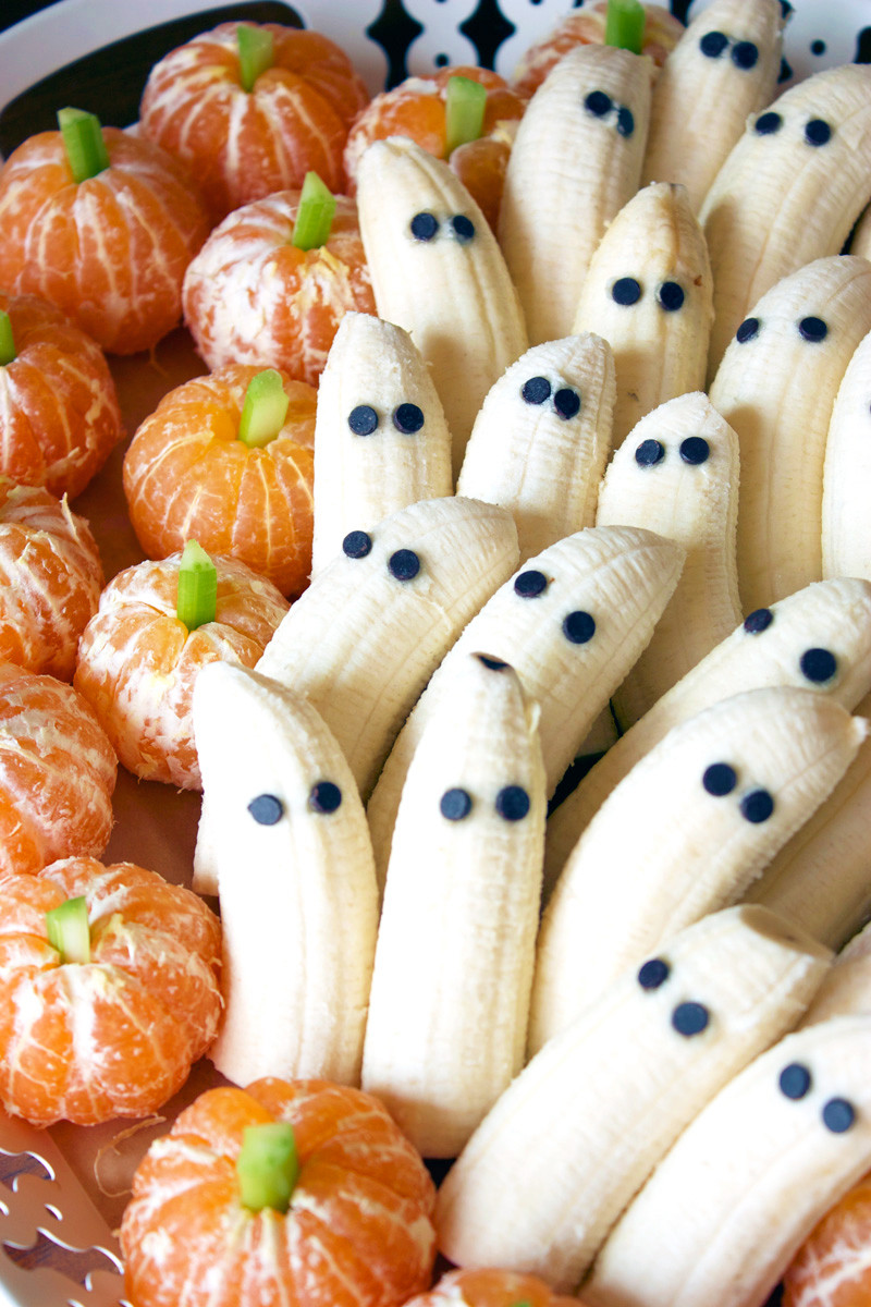 Healthy Halloween Food
 Tangerine Pumpkins & Banana Ghosts