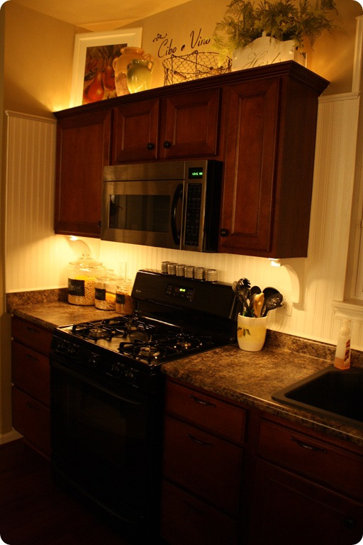 Kitchen Cabinets Lighting Ideas
 Over Cabinet Lighting – How To Design Kitchen Lighting