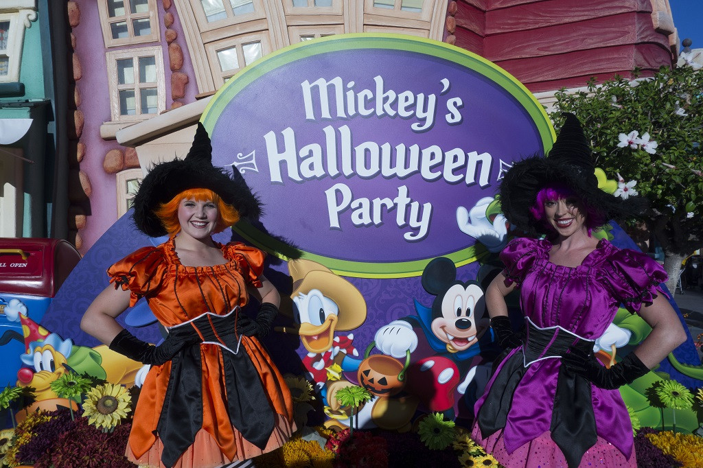 Mickey's Halloween Party Tickets For Sale
 DISNEYLAND 10 29 Saturday Mickey s Halloween Party Hard