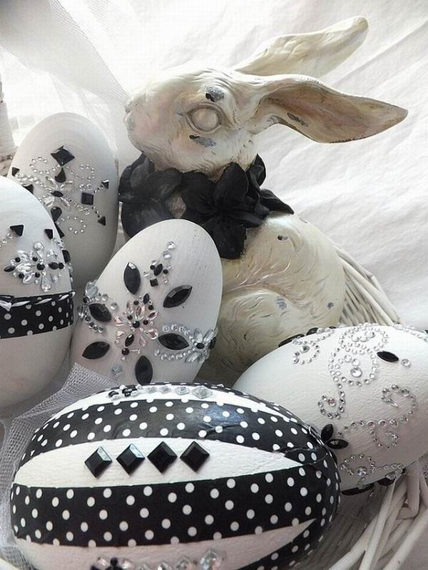 Modern Easter Decor
 Black and white Easter eggs decoration – fabulous modern