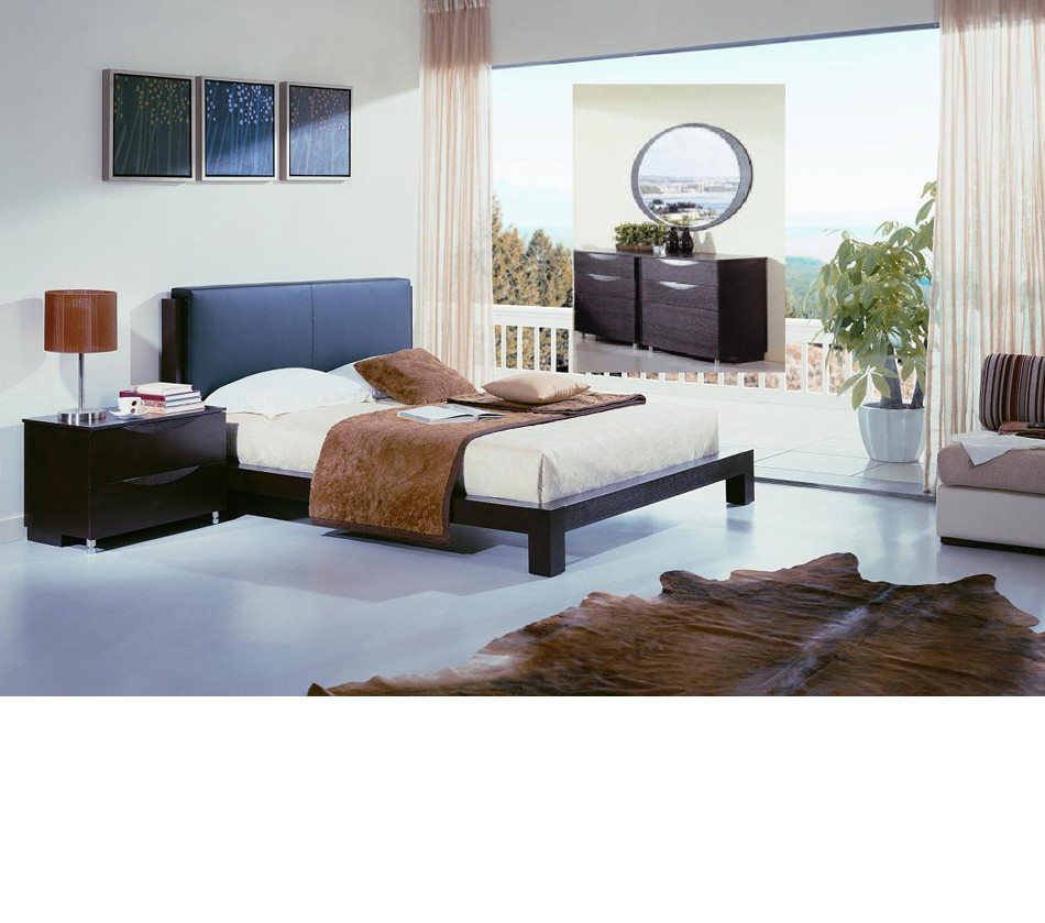 Modern Platform Bedroom Sets
 DreamFurniture Linda Contemporary Platform Bedroom Set