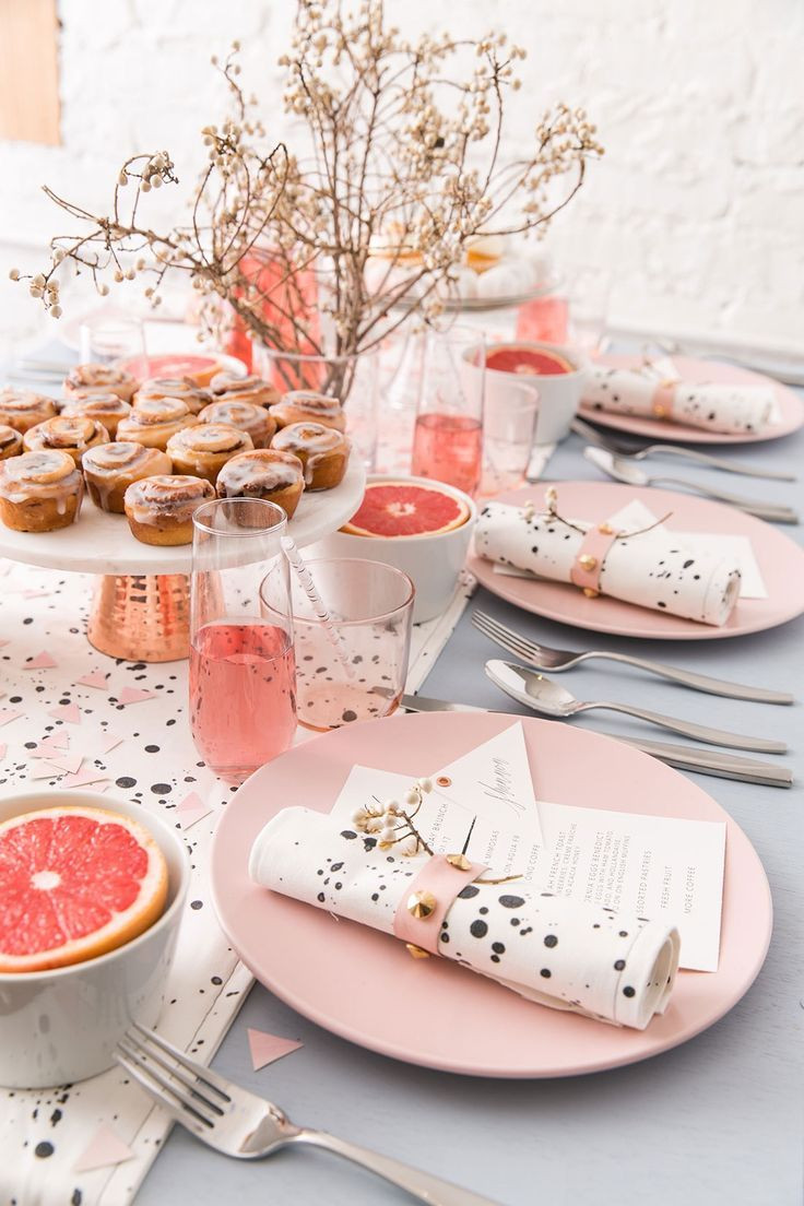 New Year Brunch Ideas
 How to Throw the Most Glam New Years Brunch Ever