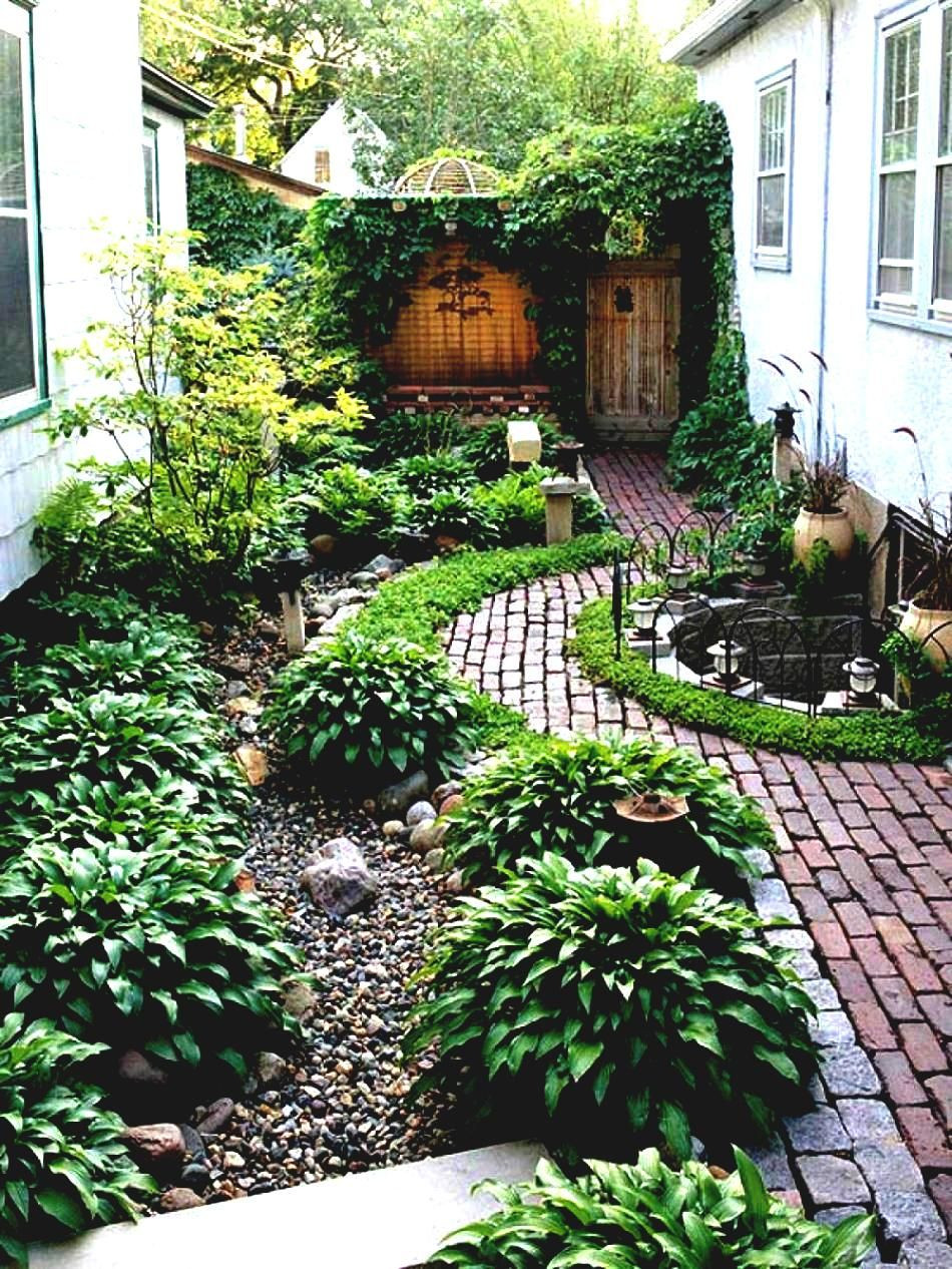 20 Wonderful Privacy Landscaping Around Patio - Home, Family, Style and