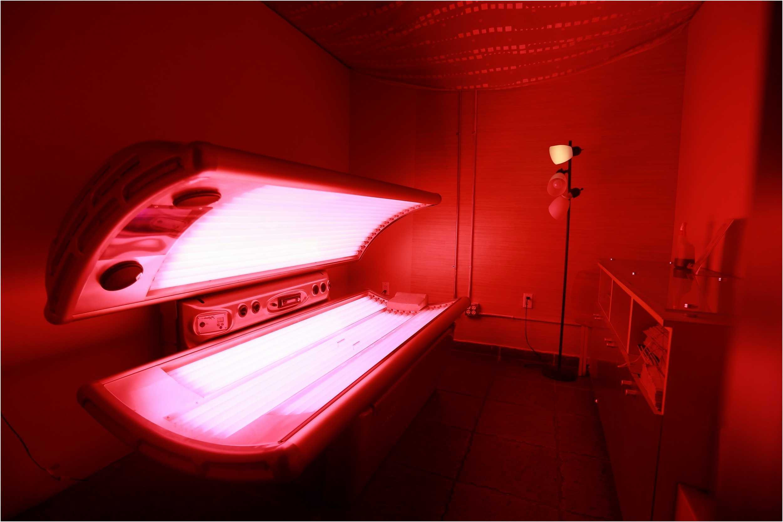 Red Light Bulb In Bedroom
 Red Light Bulbs For Tanning Bed • Bulbs Ideas