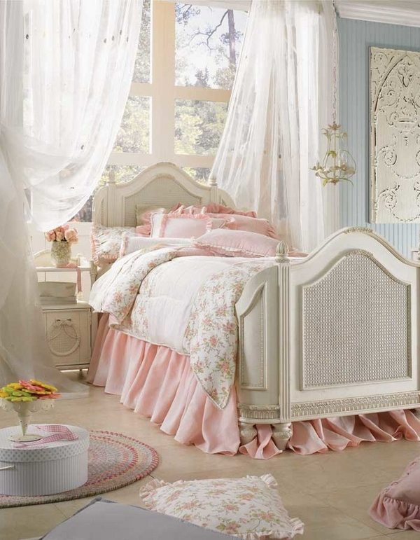 Shabby Chic Bedroom Chair
 Shabby chic bedroom decor – create your personal romantic
