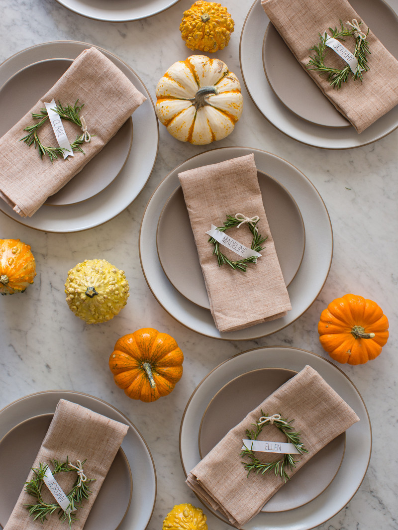 Thanksgiving Decoration Ideas
 11 Easy to Make Thanksgiving Decorations for Your Home