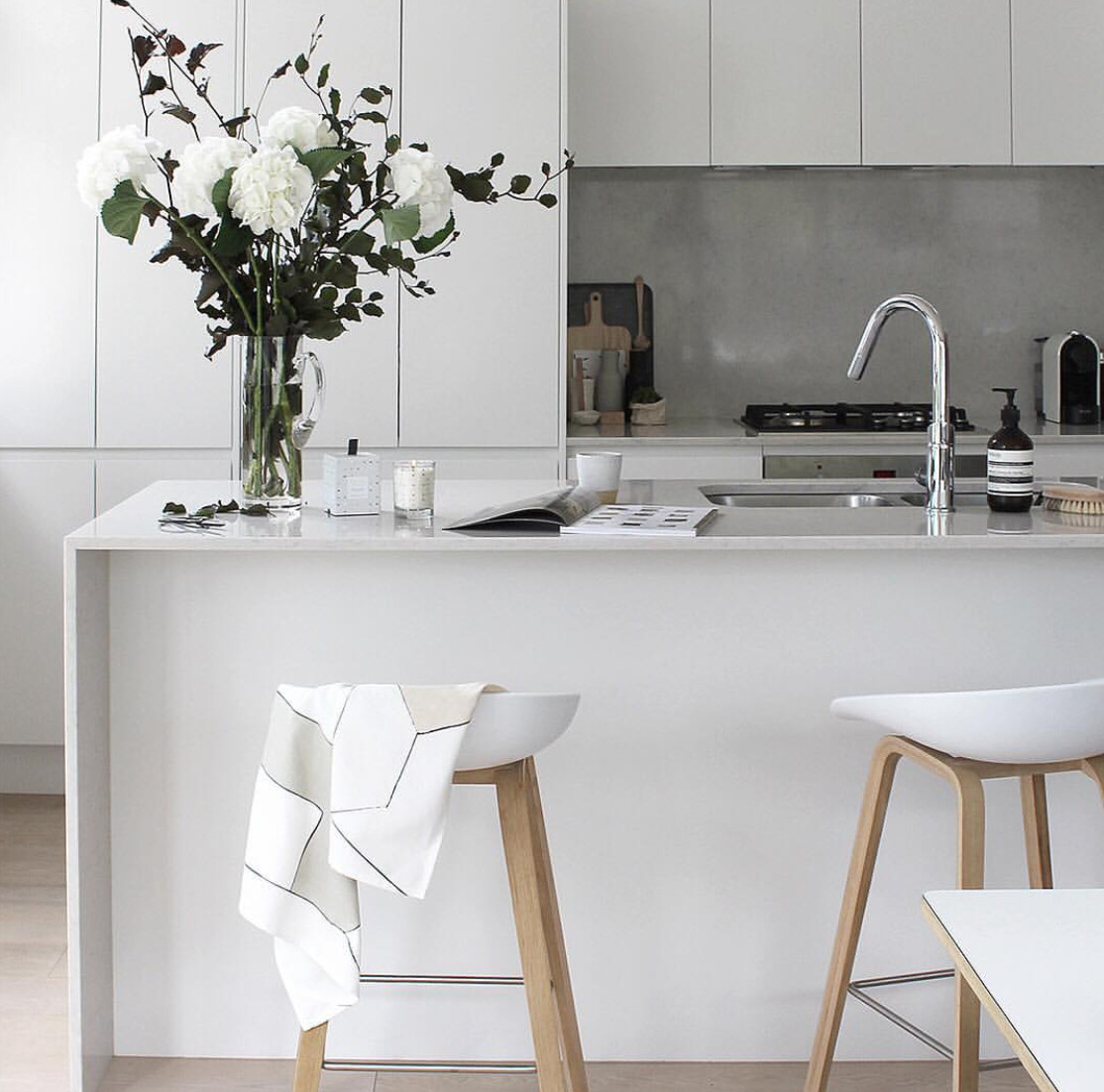 White Kitchen Bench
 Grey scale kitchen Modern