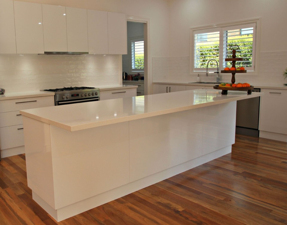 White Kitchen Bench
 Modern Ballarat White Kitchen Cabinets Matthews Joinery