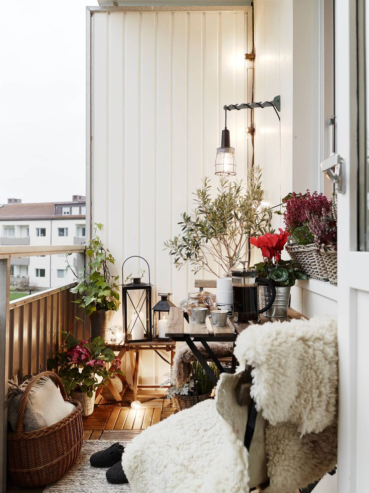 Winter Decor Pinterest
 Make Your Own Winter Wonderland With These Winter Balcony