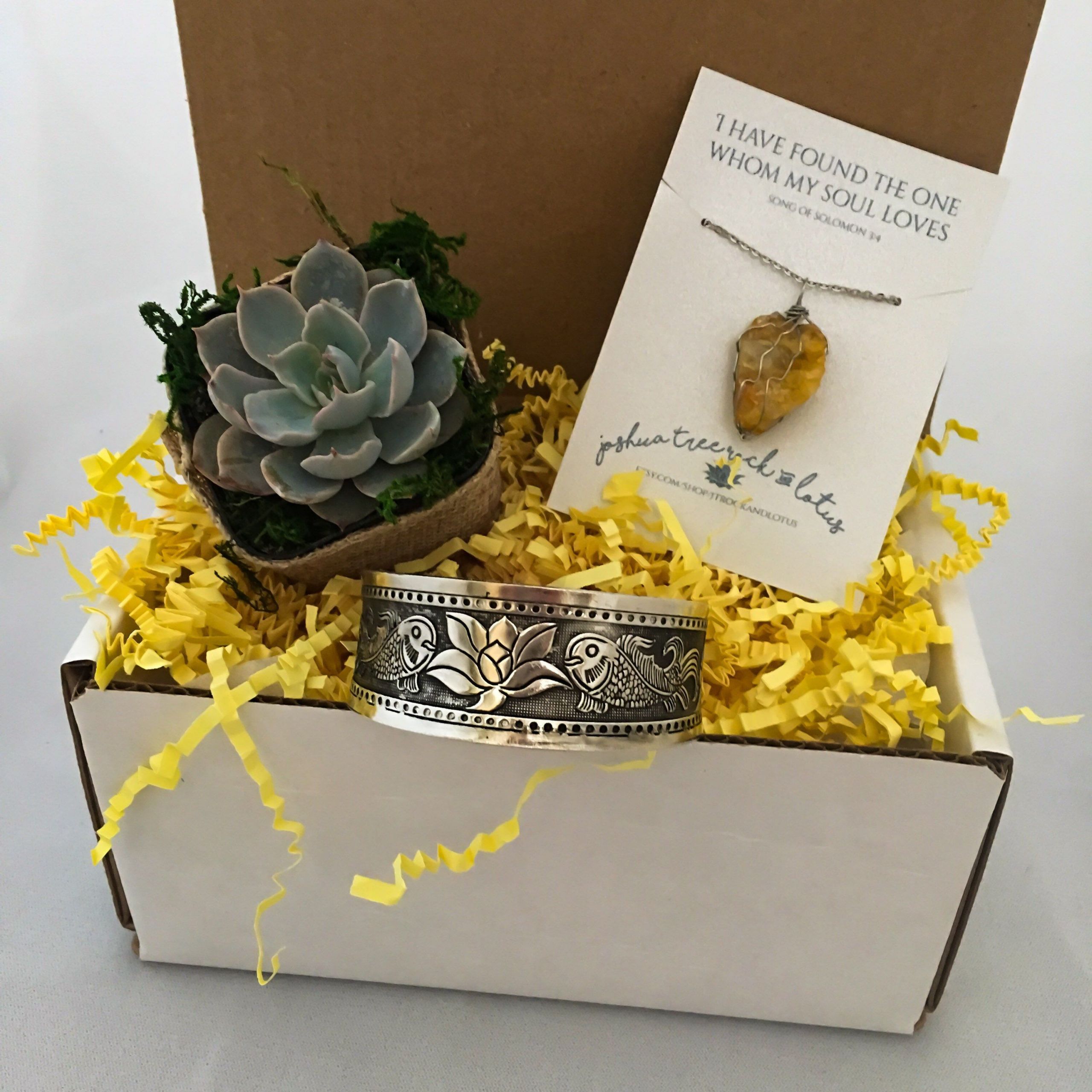 Gift Box Ideas For Girlfriend
 Sunshine Gift Box friend raw quartz t box