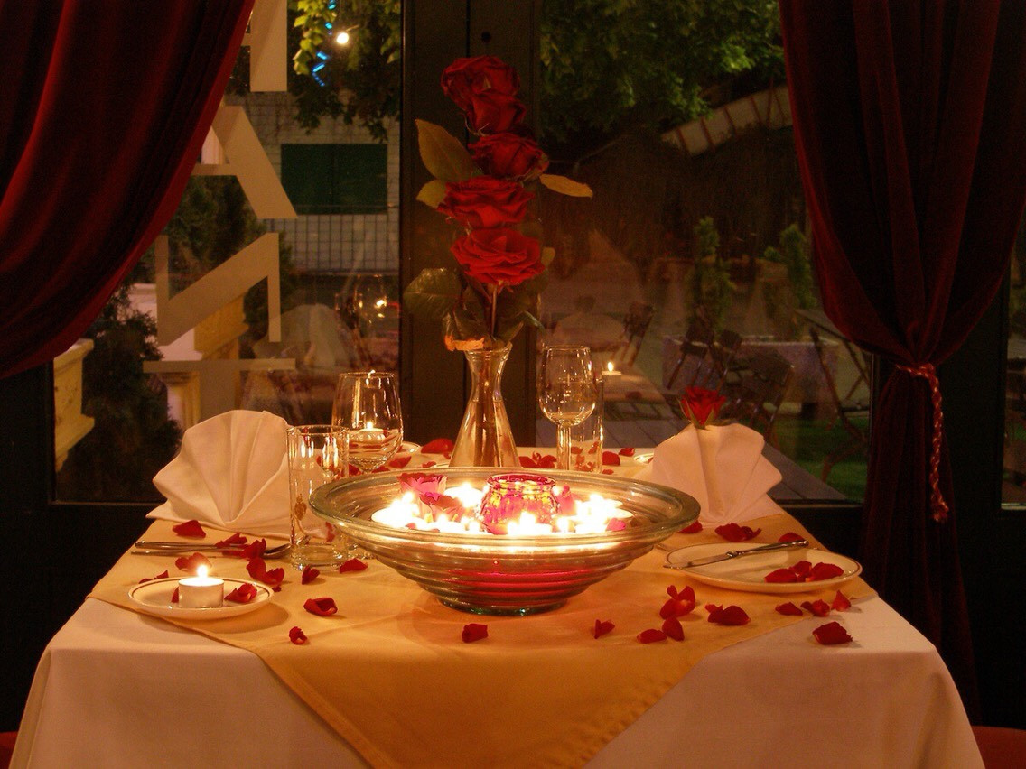 Romantic Dinners For Valentines Day
 Valentine Day Romantic Dinner Ideas For Couples