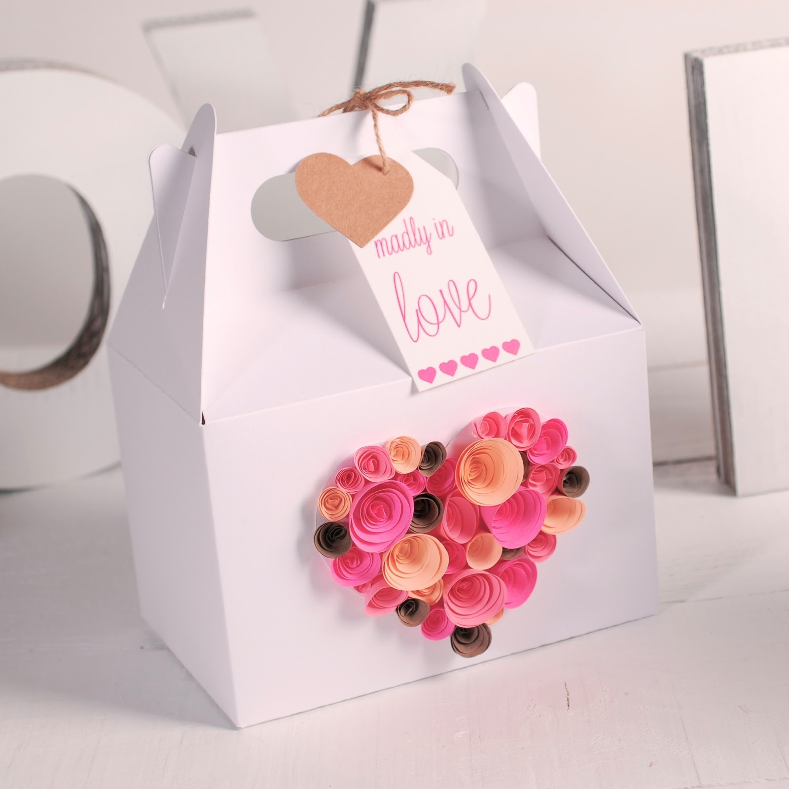 Valentine Day Gift Box Ideas
 Gift wrapping ideas for Valentines Day How to decorate a
