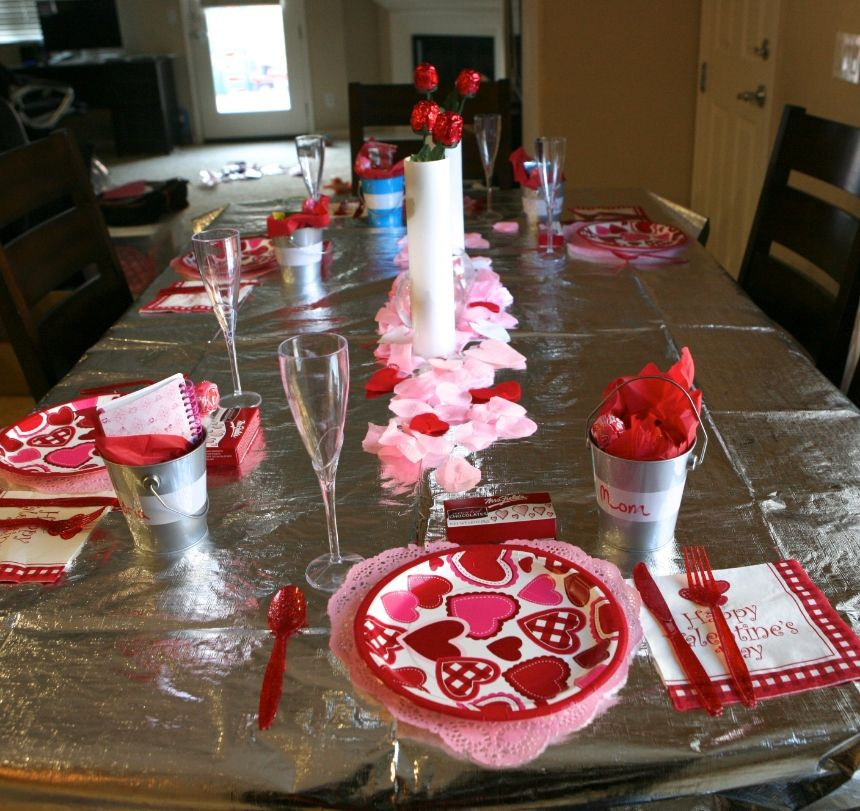 Valentine Dinner For Family
 valentine plastic place settings
