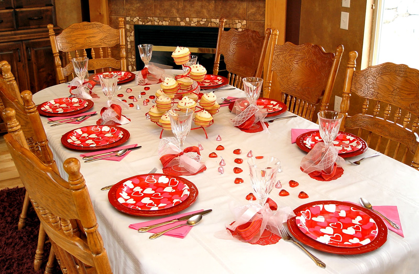 Valentine Dinner For Family
 Family Valentines Dinner Idea and How To Make A Junk Bow