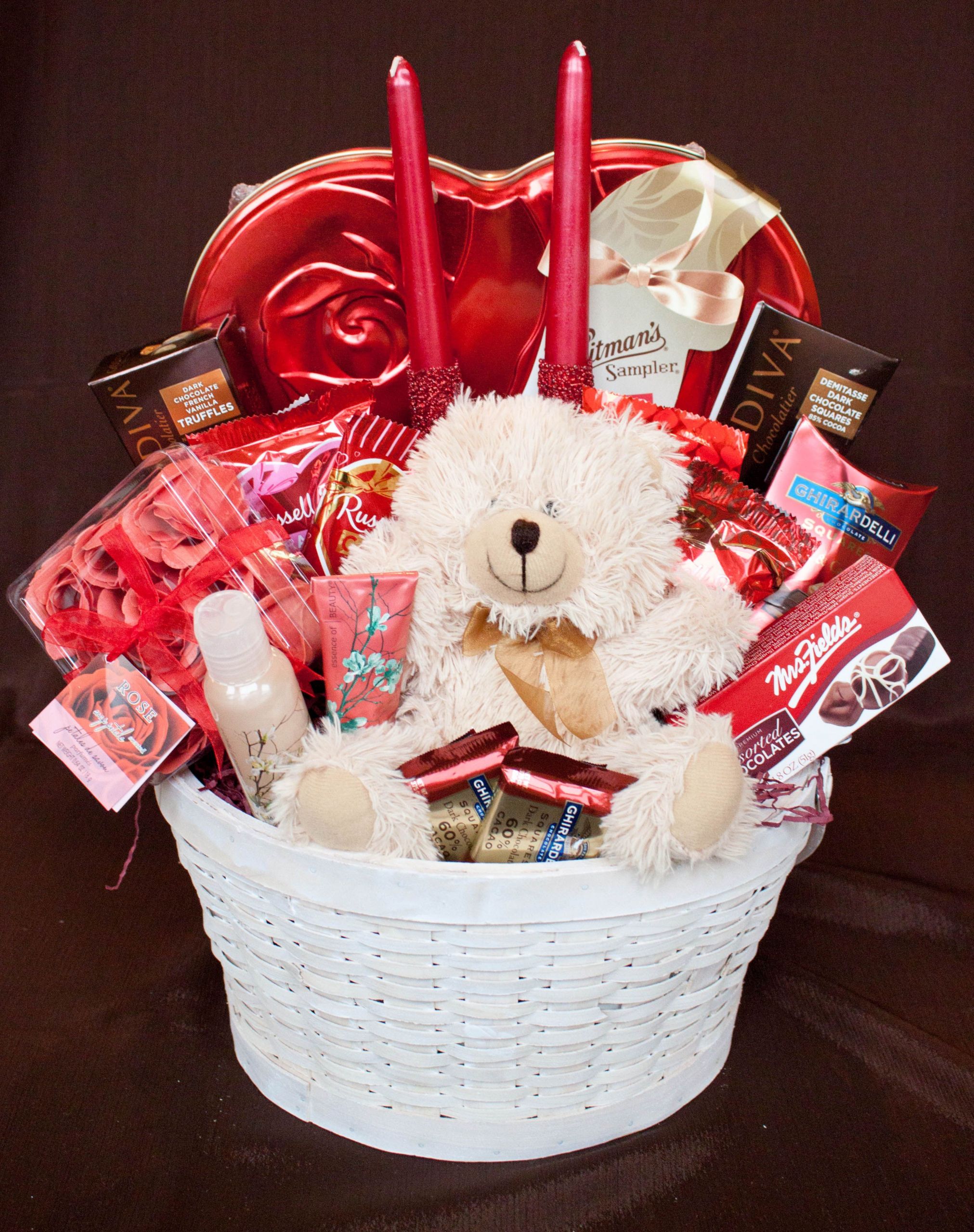 Valentine'S Day Gift Ideas For Women
 Valentine Basket