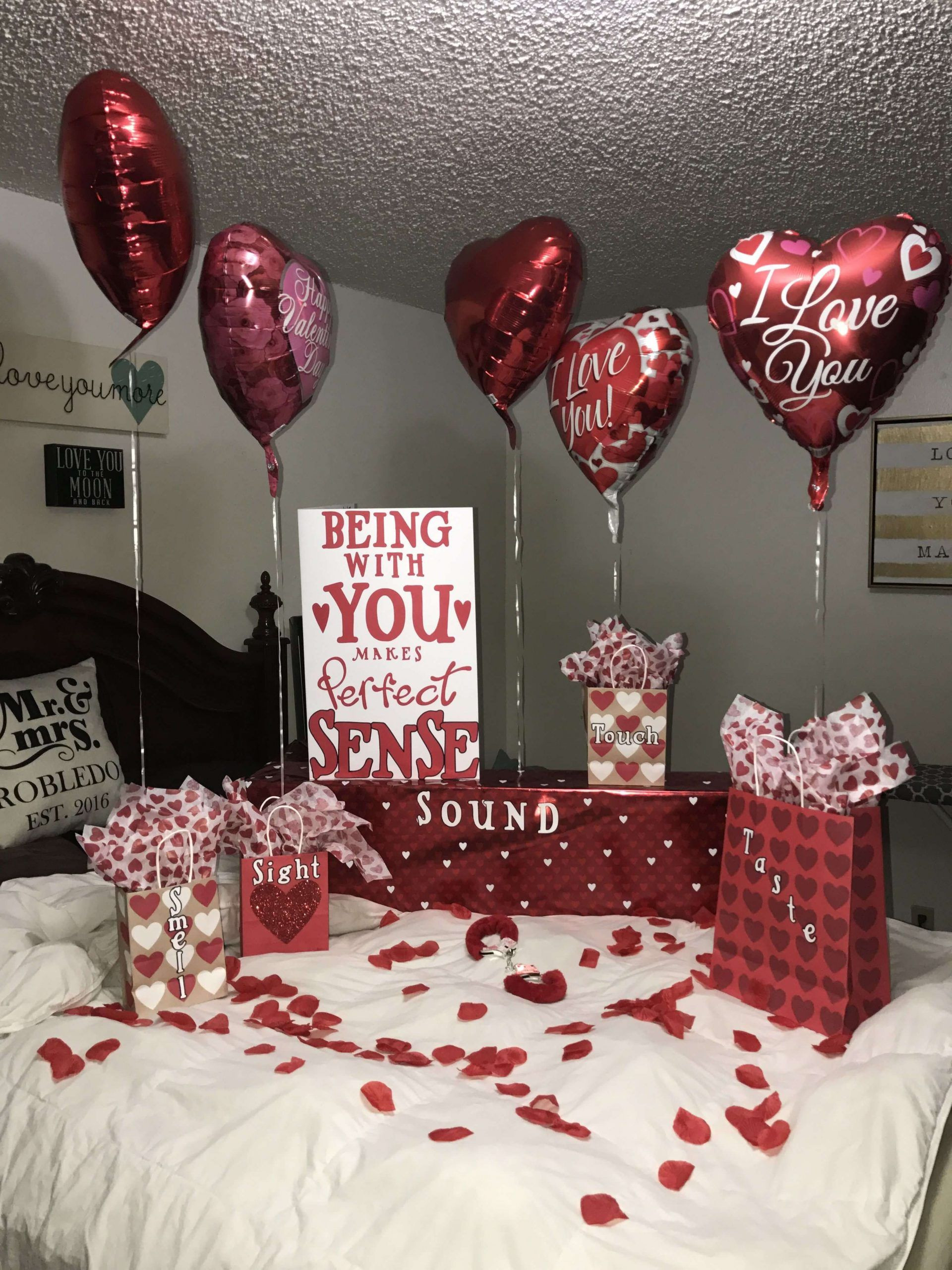 Valentines Day Ideas Gift Boyfriend
 15 DIY Valentine s Day Decoration Boyfriend Romantic Room